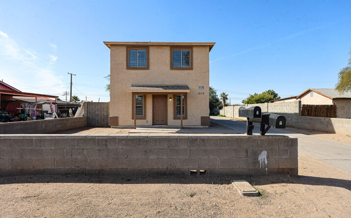 Pictures of Multifamily property located at 1638 S. 5th Street, Phoenix, AZ 85004 for sales - image #1