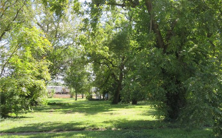 Pictures of Land, Multifamily property located at 805 Chestnut Avenue, Osawatomie, KS 66064 for sales - image #1