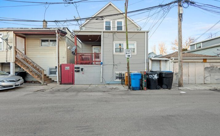 Pictures of Multifamily property located at 2638 W Lyndale Street, Chicago, IL 60647 for sales - image #1