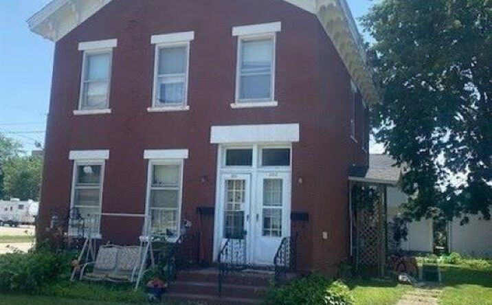 204 W LINCOLN Avenue, Belvidere