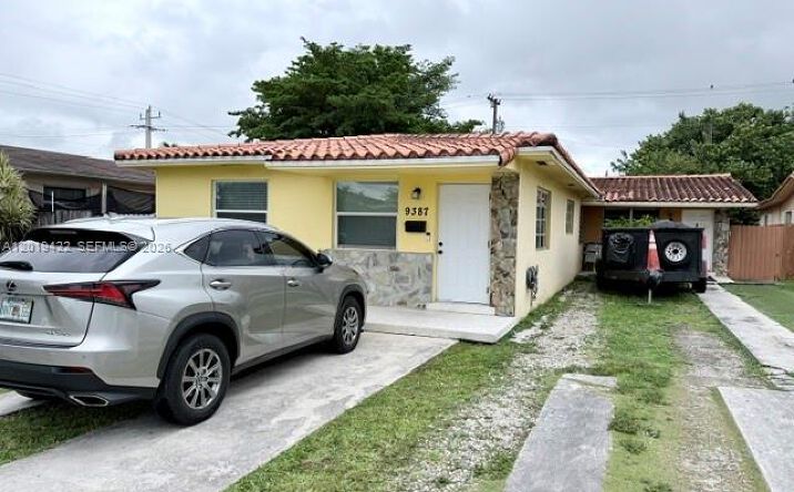 Pictures of Multifamily property located at 9385-9387 SW 37th St, Miami, FL 33165 for sales - image #1