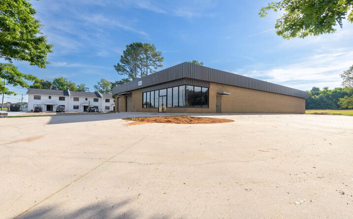 Pictures of Retail, Mixed Use property located at 494 Richardson Road Southeast, Calhoun, GA 30701 for sales - image #1