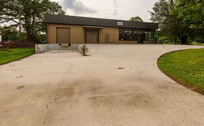 Pictures of Retail, Mixed Use property located at 494 Richardson Road Southeast, Calhoun, GA 30701 for sales - image #1