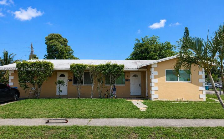 Pictures of Multifamily property located at 1621 NW 52nd Ave, Lauderhill, FL 33313 for sales - image #1