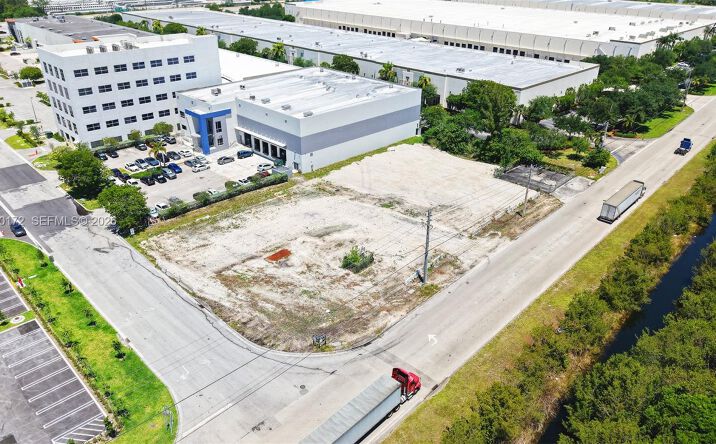 Pictures of Land, Industrial property located at 11501 NW 124th St, Medley, FL 33178 for sales - image #1