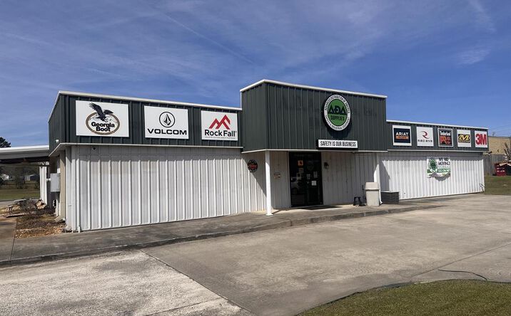 Pictures of Industrial property located at 205 Old Perry Road Unit 205 & 205A, Bonaire, GA 31005 for sales - image #1