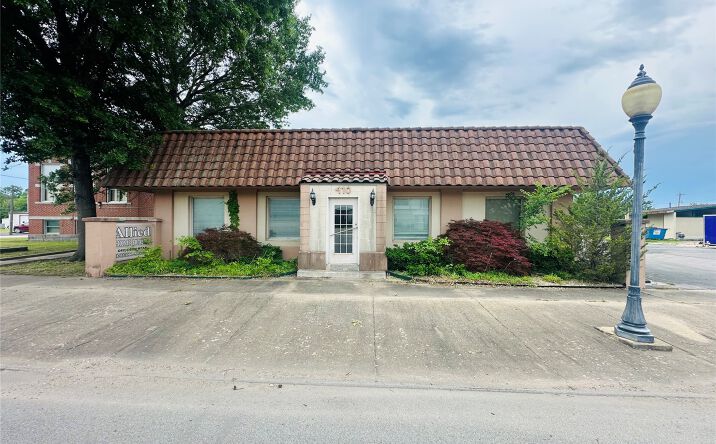 Pictures of Office property located at 410 E Cherokee Street, Wagoner, OK 74467 for sales - image #1