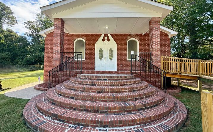 Pictures of Special Purpose property located at 227 Pennsylvania Ave., Fayetteville, NC 28301 for sales - image #1