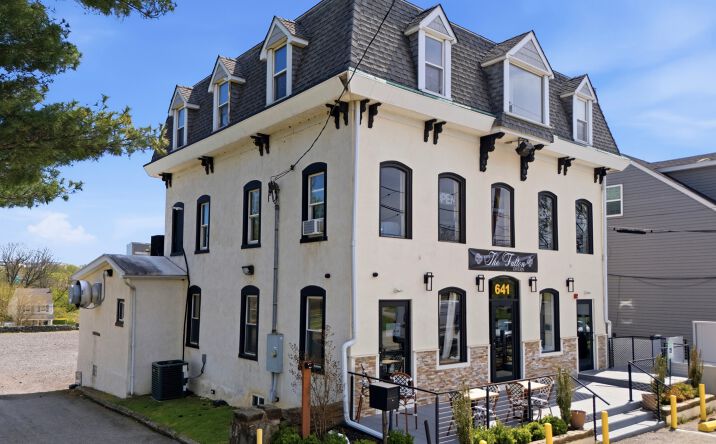 Pictures of Retail property located at 641 Old Elm Street, Conshohocken, PA 19428-1045 for sales - image #1