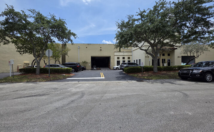 Pictures of Industrial property located at 10420 Northwest 37th Terrace, Doral, FL 33178 for sales - image #1