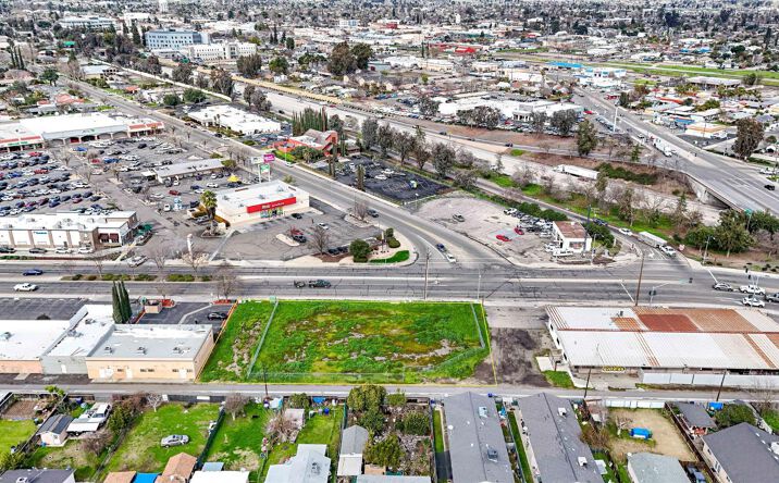 Pictures of Land property located at 116 W Olive, Madera, CA 93637 for sales - image #1