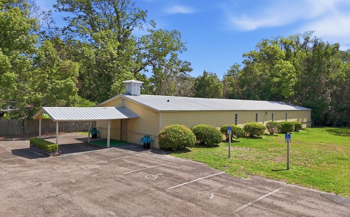Pictures of Business for Sale property located at 4511 SOUTEL Drive, Jacksonville, FL 32208 for sales - image #1