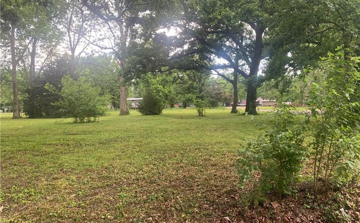 Pictures of Land, Special Purpose, Multifamily property located at 610 E 7th Street, Pleasanton, KS 66075 for sales - image #1