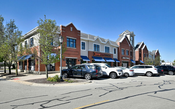 Pictures of Multifamily, Office property located at 25 E Main Street 202, Roselle, IL 60172 for sales - image #1