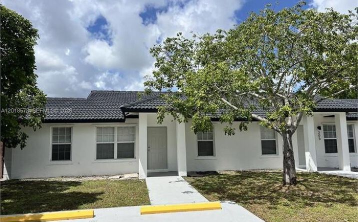 Pictures of Multifamily property located at 201-205 NW 30th Ave, Pompano Beach, FL 33069 for sales - image #1