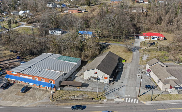 Pictures of Retail property located at 476 N MAIN ST, CLINTON, TN 37716-3746 for sales - image #1