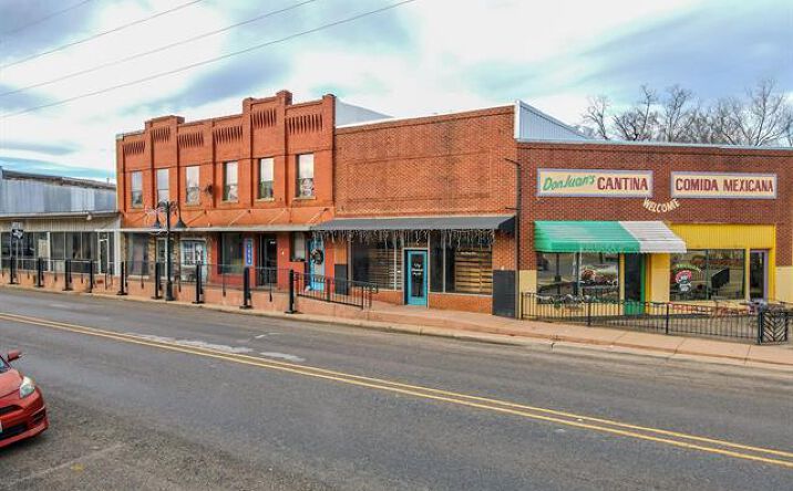 Pictures of Retail, Office, Special Purpose property located at 218 E First, Hughes Springs, TX 75656 for sales - image #1