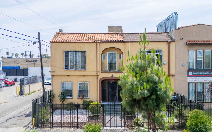 Pictures of Multifamily property located at 1014 W 57TH ST, LOS ANGELES, CA 90037 for sales - image #1