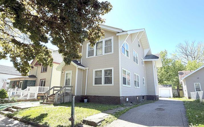 Pictures of Multifamily property located at 321 3rd Street NW, Mason City, IA 50401 for sales - image #1