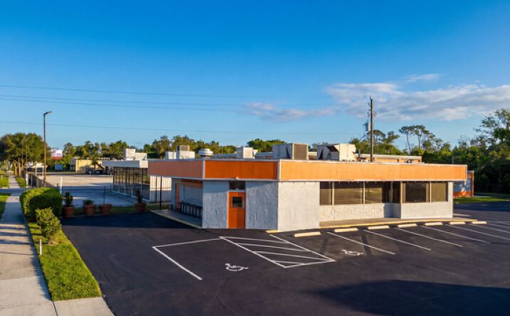 Pictures of Retail, Business for Sale property located at 3221 S ORLANDO DR, SANFORD, FL 32773-5603 for sales - image #1