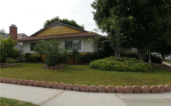 Pictures of Multifamily property located at 9916 Whitaker Avenue, North Hills, CA 91343 for sales - image #1