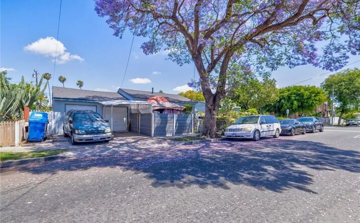 Pictures of Multifamily property located at 2931 E 65th, Long Beach, CA 90805 for sales - image #1