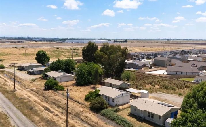 Pictures of Multifamily property located at 3411 Baker, Merced, CA 95341 for sales - image #1