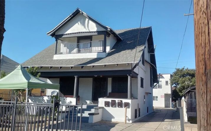 Pictures of Multifamily property located at 125 W 46th Street, Los Angeles, CA 90037 for sales - image #1