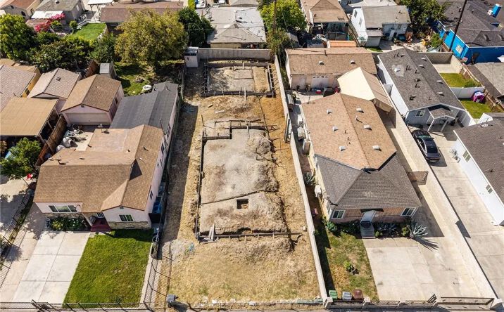 Pictures of Land property located at 1114 E Glencoe, Compton, CA 90221 for sales - image #1