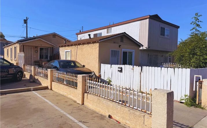 Pictures of Multifamily property located at 350 E South, Long Beach, CA 90805 for sales - image #1
