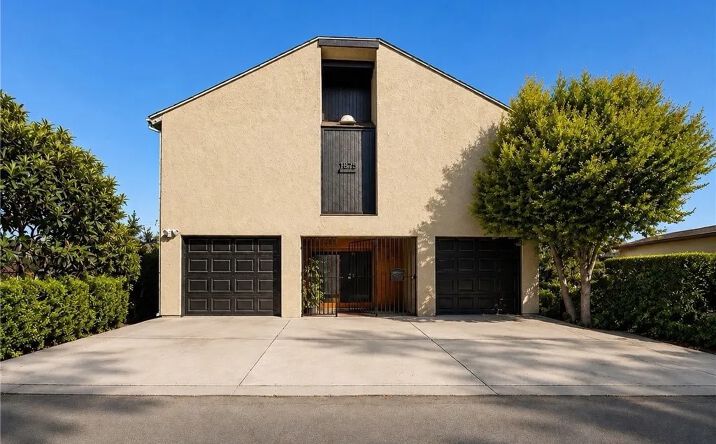 Pictures of Multifamily property located at 1825 N Easterly Terrace, Los Angeles, CA 90026 for sales - image #1