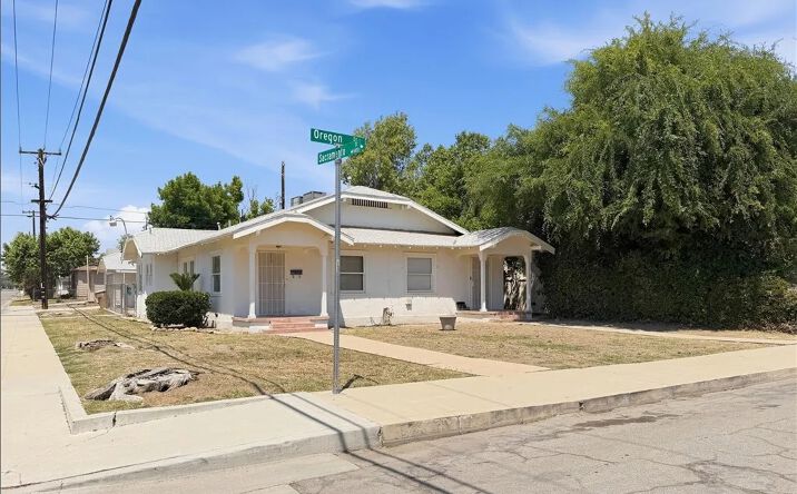 Pictures of Multifamily property located at 200 Oregon, Bakersfield, CA 93305 for sales - image #1
