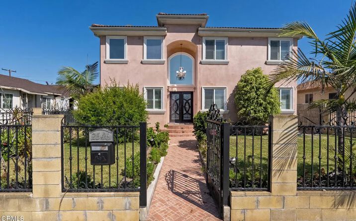 Pictures of Multifamily property located at 2546 Commerce Way, Commerce, CA 90040 for sales - image #1