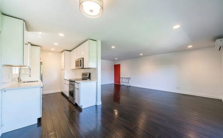 Pictures of Multifamily property located at 1601 Veteran Avenue, Los Angeles, CA 90024 for sales - image #1