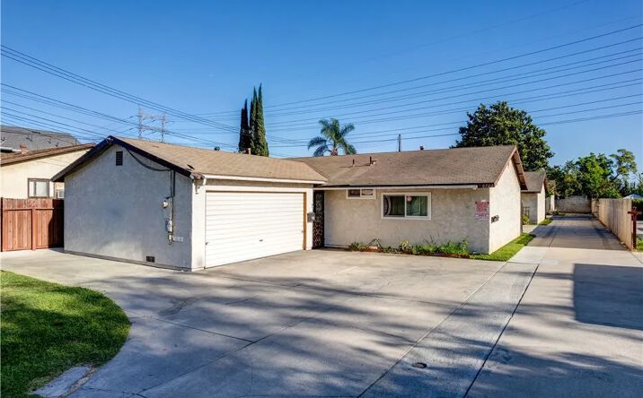 Pictures of Multifamily property located at 8718 Rose, Bellflower, CA 90706 for sales - image #1