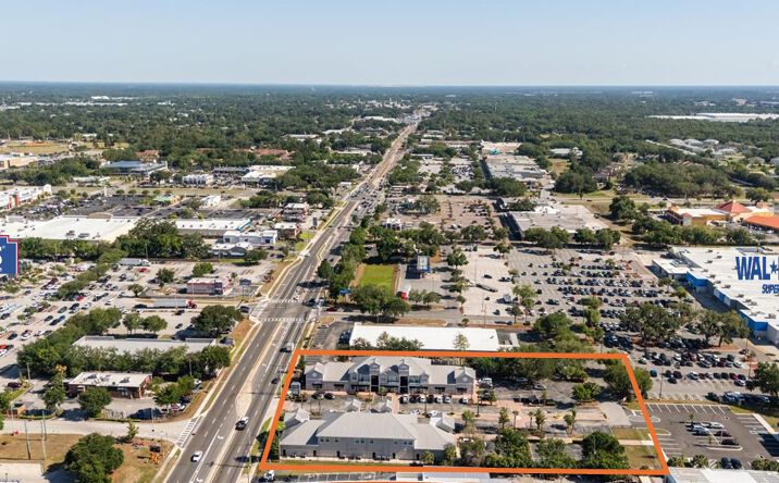 Pictures of Retail, Mixed Use property located at 2804 James L Redman Pkwy, Plant City, FL 33566 for sales - image #1