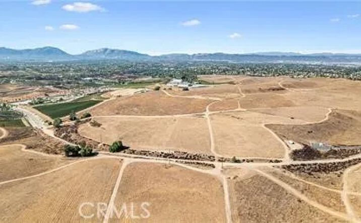 Pictures of Land property located at 4009 La Serena 40 Acres, Temecula, CA 92592 for sales - image #1