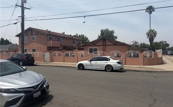 Pictures of Multifamily property located at 308 N Millard, Rialto, CA 92376 for sales - image #1