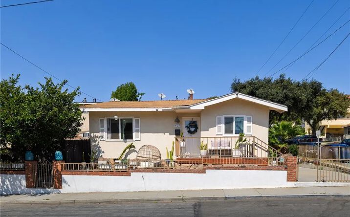 Pictures of Multifamily property located at 427 E Franklin Avenue, El Segundo, CA 90245 for sales - image #1