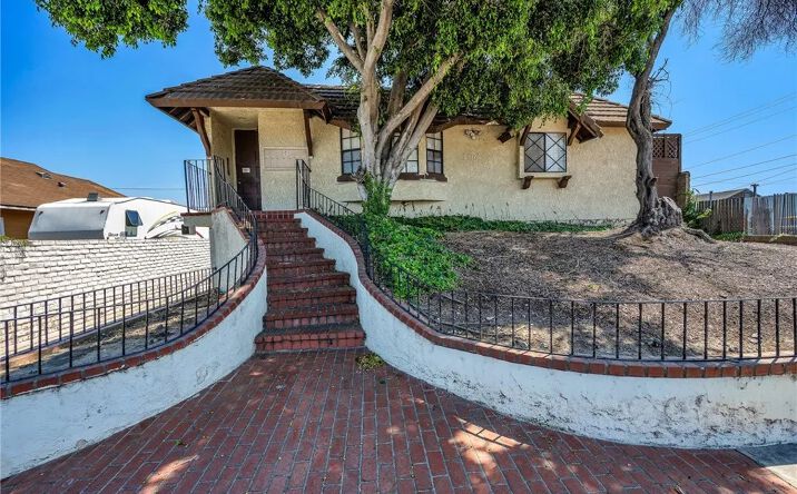 Pictures of Multifamily property located at 1316 W 166th, Gardena, CA 90247 for sales - image #1