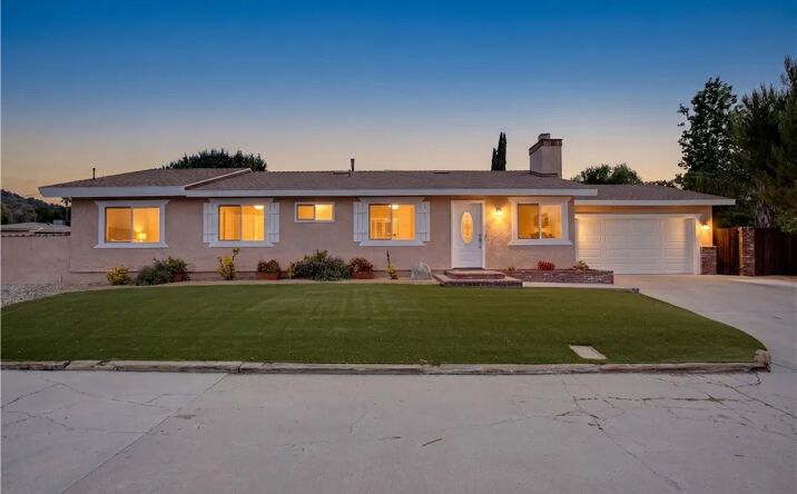 Pictures of Multifamily property located at 31615-31609 Hunter Lane, Castaic, CA 91384 for sales - image #1
