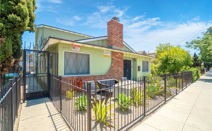 Pictures of Multifamily property located at 834 Walnut, Long Beach, CA 90813 for sales - image #1