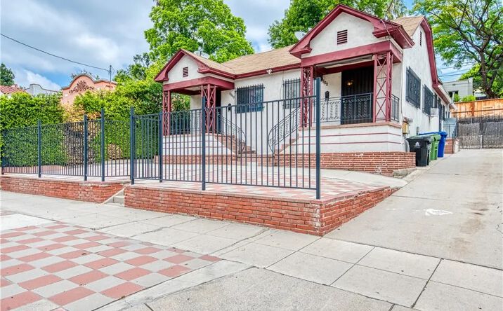 Pictures of Multifamily property located at 2644 Glendale Boulevard, Los Angeles, CA 90039 for sales - image #1