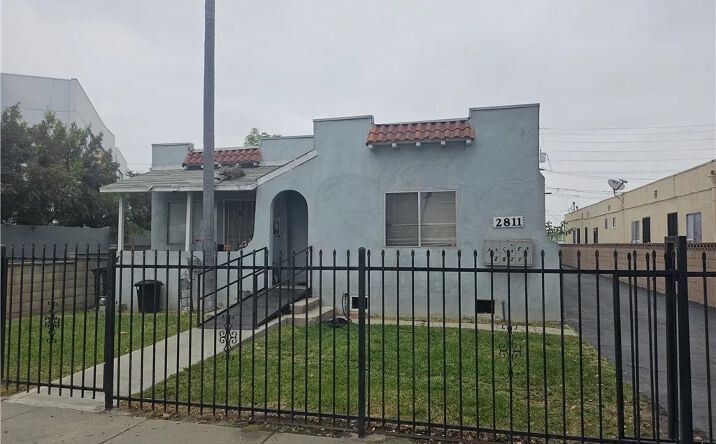Pictures of Multifamily property located at 2811 Orchard Place, South Gate, CA 90280 for sales - image #1