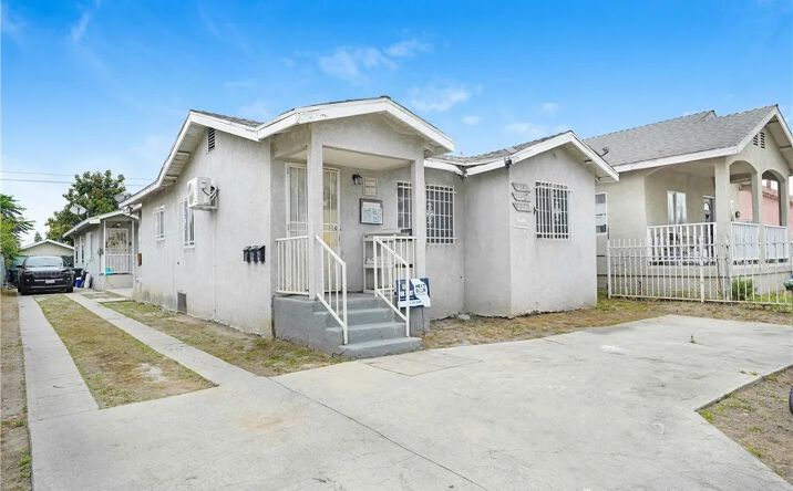 Pictures of Multifamily property located at 219 E 76th, Los Angeles, CA 90003 for sales - image #1
