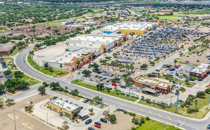 Pictures of Retail property located at 2435 Monarch Dr, Laredo, TX 78045 for sales - image #1