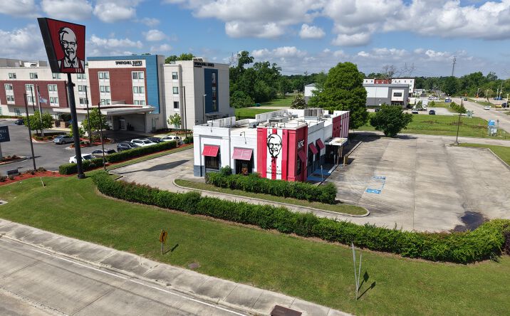 Pictures of Retail property located at 2703 Cabela's Parkway, Gonzales, LA 70737 for sales - image #1