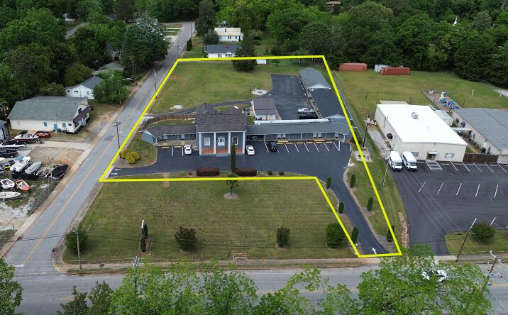 Pictures of Retail, Hospitality property located at 901 East Main Street, Walhalla, SC 29691 for sales - image #1