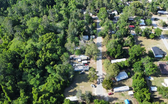 Pictures of Mobile Home Park property located at 224 Southeast Davie Court, Lake City, FL 32025 for sales - image #1