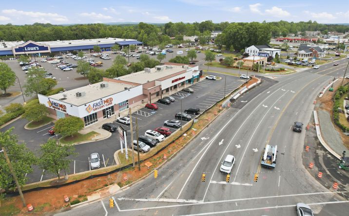 Pictures of Retail property located at 104 Huffman Mill Road, Burlington, NC 27215 for sales - image #1